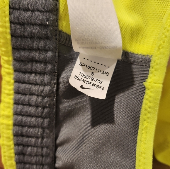 Nike sports bra, medium support - Picture 3 of 3